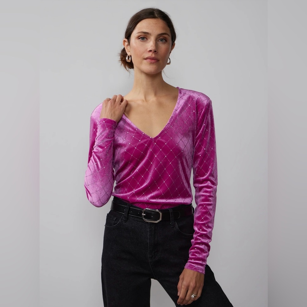 NWT RHINESTONE DIAMOND PATTERN TOP